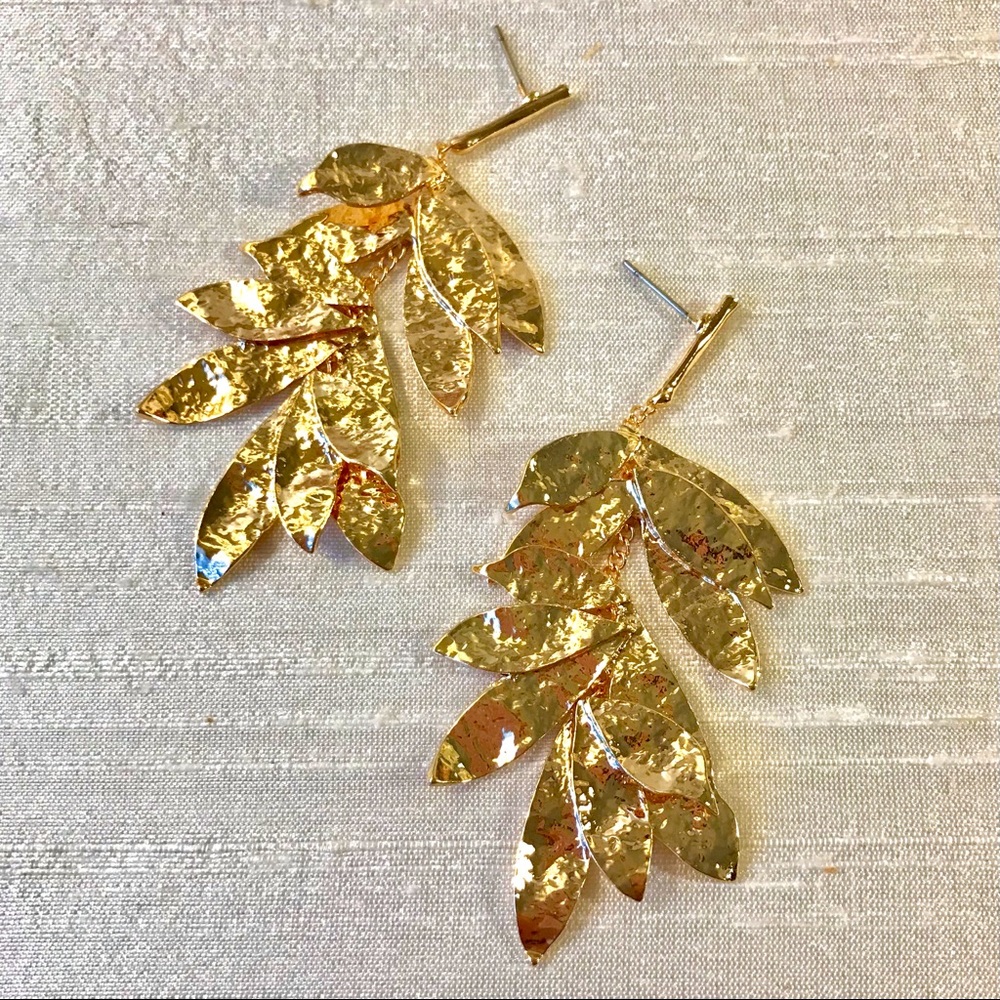 🌿Shimmering Vine Earrings🌿 - Picture 6 of 8